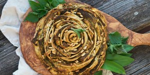 Beitragsbild des Blogbeitrags Raffiniertes Kräuterbrot mit Bärlauch und Brennnesseln & wie erkenne ich Bärlauch?