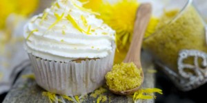 Beitragsbild des Blogbeitrags Da geht die Sonne auf – Löwenzahnmuffins & Löwenzahnzucker versüßen das Leben