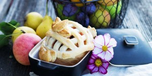 Beitragsbild des Blogbeitrags Bunter Herbstzauber – gefüllter Apfel mit Häubchen