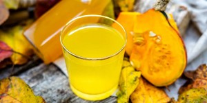 Beitragsbild des Blogbeitrags Spicy Kürbis-Sirup für den perfekten Herbst