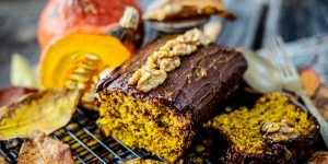 Beitragsbild des Blogbeitrags Der wohl saftigste Kürbiskuchen aus Sirup-Resten