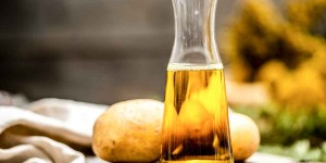 Beitragsbild des Blogbeitrags Leinöl – das flüssige Gold & Mühlviertler Leinölerdäpfel 
