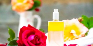 Beitragsbild des Blogbeitrags Rosen in der Kosmetik – Schüttellotion selber machen 