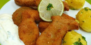 Beitragsbild des Blogbeitrags gebackene steinpilze mit schnittlauchsauce 