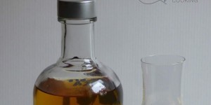Beitragsbild des Blogbeitrags handcrafted compound gin - nach art des hauses 