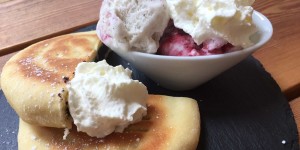 Beitragsbild des Blogbeitrags waldviertler mohnzelten mit eis 