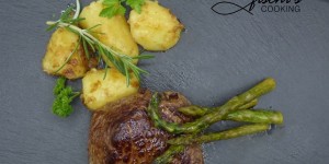 Beitragsbild des Blogbeitrags rinder - hüftsteak, grüner spargel, rosmarinerdäpfel und rucola
