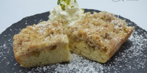 Beitragsbild des Blogbeitrags rhabarberkuchen mit streuseln