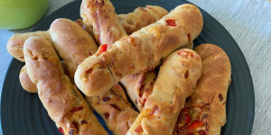 Beitragsbild des Blogbeitrags schinken - käse stangerl