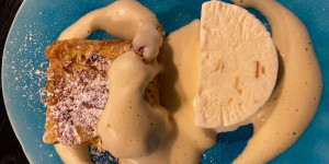 Beitragsbild des Blogbeitrags birnen - brioche auflauf mit mandelparfait