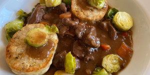 Beitragsbild des Blogbeitrags feines rehragout