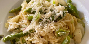 Beitragsbild des Blogbeitrags spaghetti spargel carbonara