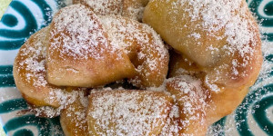 Beitragsbild des Blogbeitrags topfen - marillen - kipferl