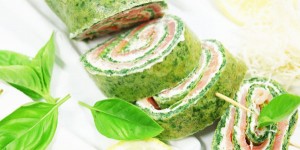 Beitragsbild des Blogbeitrags Spinat-Roulade mit Lachs und Meerrettich 