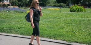 Beitragsbild des Blogbeitrags elegantes Outfit bei heißem Wetter 