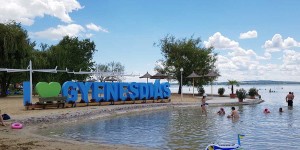 Beitragsbild des Blogbeitrags Balaton Ausflug ins Strandbad Gyenesdiás am Plattensee