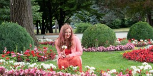 Beitragsbild des Blogbeitrags Orange Chic – Elegantes Outfit in der Modefarbe Orange