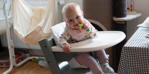 Beitragsbild des Blogbeitrags 50 Jahre Stokke Tripp Trapp – Der Stuhl der mitwächst