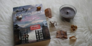Beitragsbild des Blogbeitrags Rezension – Die sieben Schwestern von Lucinda Riley