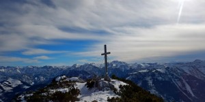 Beitragsbild des Blogbeitrags Schneeschuhwanderung zum Helmeskogel 