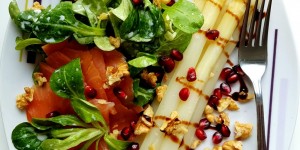 Beitragsbild des Blogbeitrags Fruchtig knackiger Spargelsalat