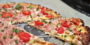 Beitragsbild des Blogbeitrags Low carb Flammkuchen