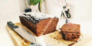 Beitragsbild des Blogbeitrags Saftiger Schokokuchen glutenfrei zuckerarm