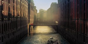 Beitragsbild des Blogbeitrags Hamburg: Ein Nacht im 25hours Hotel HafenCity - Speicherstadt und andere fußläufige Hotspots