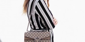 Beitragsbild des Blogbeitrags Outfit: Streifenkleid, weiße Sneaker, Gucci Dionysus Tasche