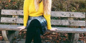 Beitragsbild des Blogbeitrags Hello Yellow | senfgelber Pullover Outfit 