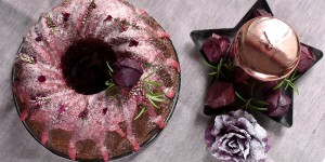 Beitragsbild des Blogbeitrags Weihnachtlicher Punschgugelhupf mit Amarettokirschen
