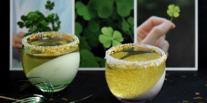 Beitragsbild des Blogbeitrags Sektjelly mit echtem Gold und Jellyherzen-Glücksbringer