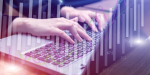 Beitragsbild des Blogbeitrags Weniger Kosten, mehr Sicherheit: Entspanntes Arbeiten auf PC Arbeitsplätzen