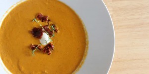 Beitragsbild des Blogbeitrags recipes – Karotten-Paradeisersuppe 