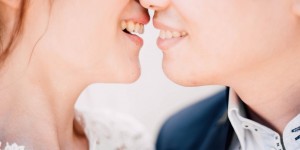 Beitragsbild des Blogbeitrags Zahn-Bleaching: Das schönste Lächeln für den schönsten Tag deines Lebens