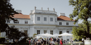 Beitragsbild des Blogbeitrags Sommerhochzeit mit französichem Flair mitten in Wien