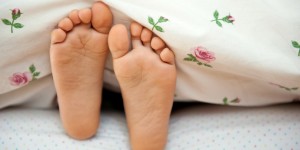 Beitragsbild des Blogbeitrags Frühlingspflege für die Füße – Fußpflegeroutine mit rein natürlichen Zutaten 