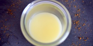 Beitragsbild des Blogbeitrags Pflegende Propolissalbe ohne Alkohol