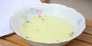 Beitragsbild des Blogbeitrags Sanftes Schafgarben-Gesichtsdampfbad für unreine Haut