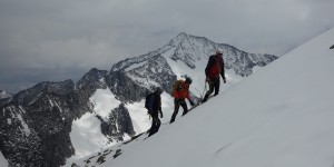 Beitragsbild des Blogbeitrags Gr. Geiger (3.360m): Nordgrat-Freuden beim Eiskurs der Bergrettung Salzburg