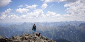 Beitragsbild des Blogbeitrags Überschreitung der Hochwildstelle (2.747m): Knackige Passagen und Almrausch