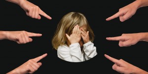 Beitragsbild des Blogbeitrags Ausgrenzung: Mobbing mit Tarnkappe 