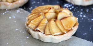 Beitragsbild des Blogbeitrags Apfel-Vanille Tartes! 