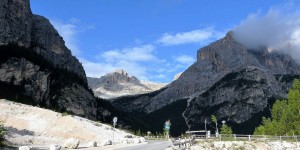 Beitragsbild des Blogbeitrags Ein Roadtrip durch die wunderschönen Dolomiten – Blogparade