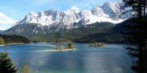 Beitragsbild des Blogbeitrags Die “Karibik Bayerns” – eine Rundwanderung um den Eibsee