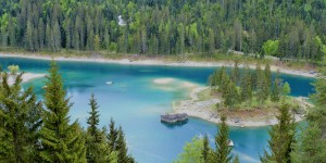 Beitragsbild des Blogbeitrags Der Caumasee – die Perle von Flims!