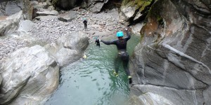 Beitragsbild des Blogbeitrags Zum Canyoning in die Taxaklamm – eines der vielen Angebote in der Bergsportwoche am Wilden Kaiser