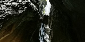 Beitragsbild des Blogbeitrags Die Partnachklamm in der Zugspitzregion erkunden…