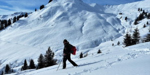 Beitragsbild des Blogbeitrags Schneeschuhwanderung auf dem Damülser Alpenrundweg