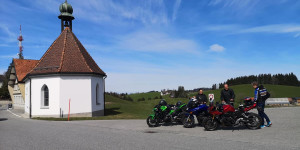 Beitragsbild des Blogbeitrags Unterwegs auf 2 Rädern im Appenzellerland in der Schweiz